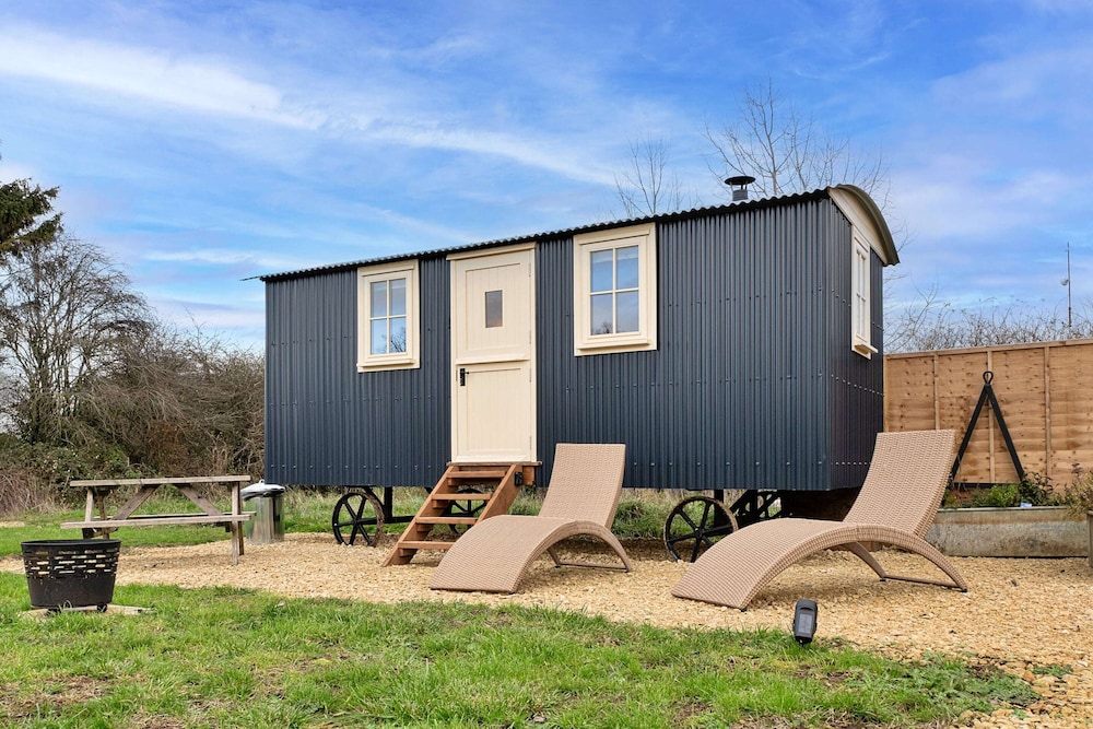 Glamping In Northamptonshire Near Cotswolds — Brackley
