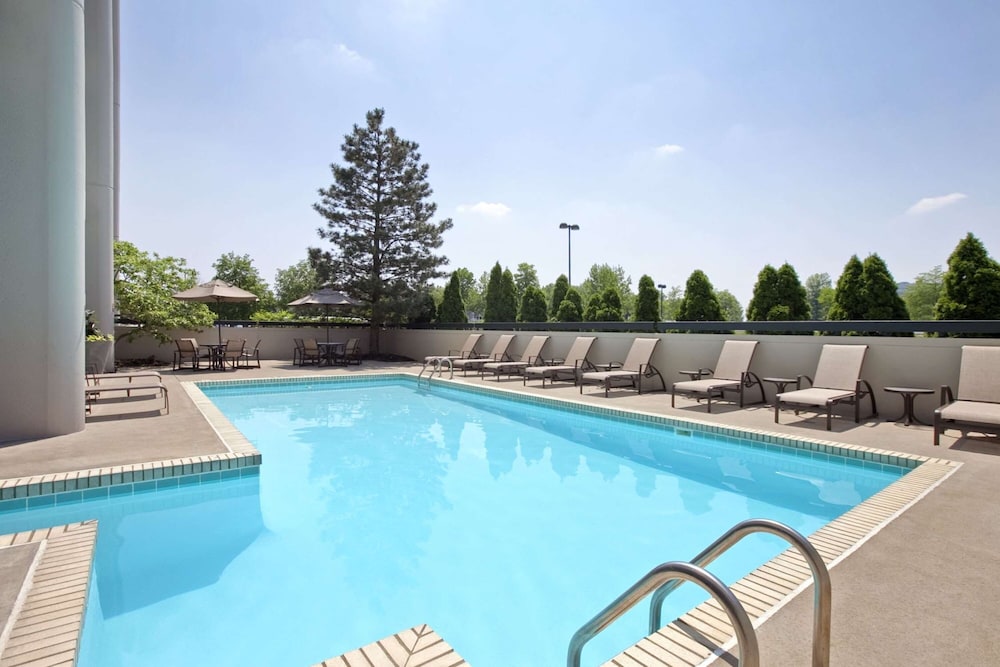 Embassy Suites by Hilton Columbus - photo 28