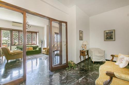 Rosso Levanto House — 4-Star Luxury Hotel in Rome, Italy