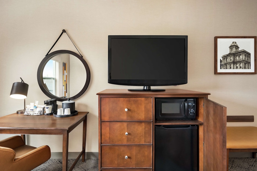Hampton Inn & Suites Exeter - photo 22