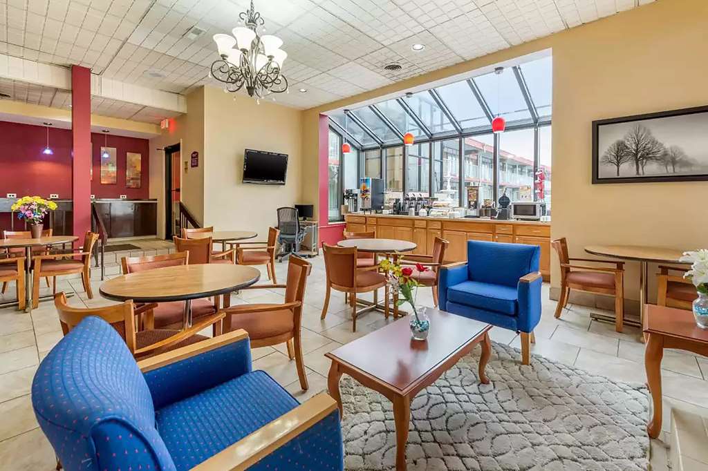 Days Inn by Wyndham Perrysburg Toledo - photo 27