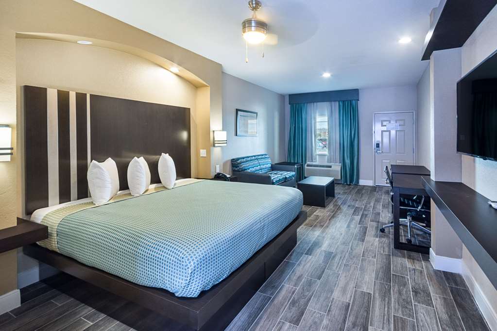 Econo Lodge Inn and Suites Houston NW Cy Fair - photo 10
