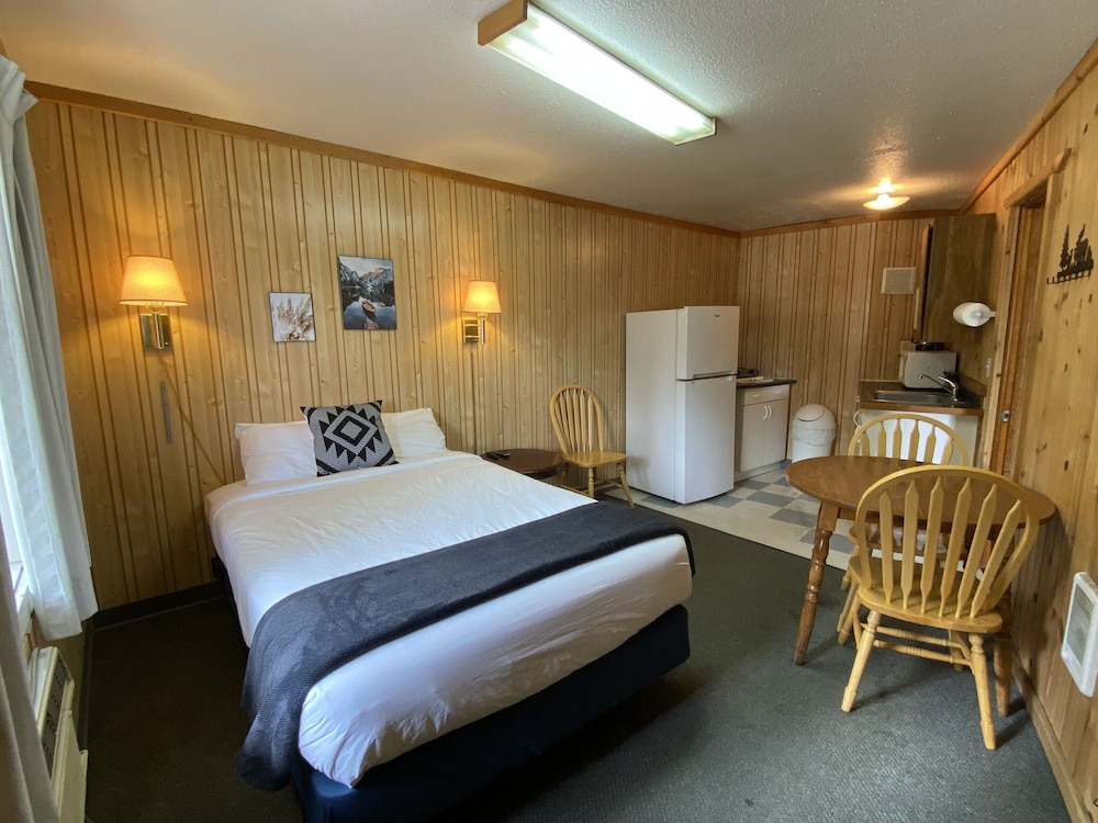 Columbia Point Resort - photo 24