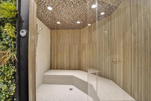 Cozy 2 Bedroom Ocean View Beach Service 707 — 4-Star Luxury Hotel in Miami Beach, United States
