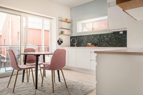Cozy and modern apartment centrally in Tromsø city — 4-Star Luxury Hotel in Tromso, Norway