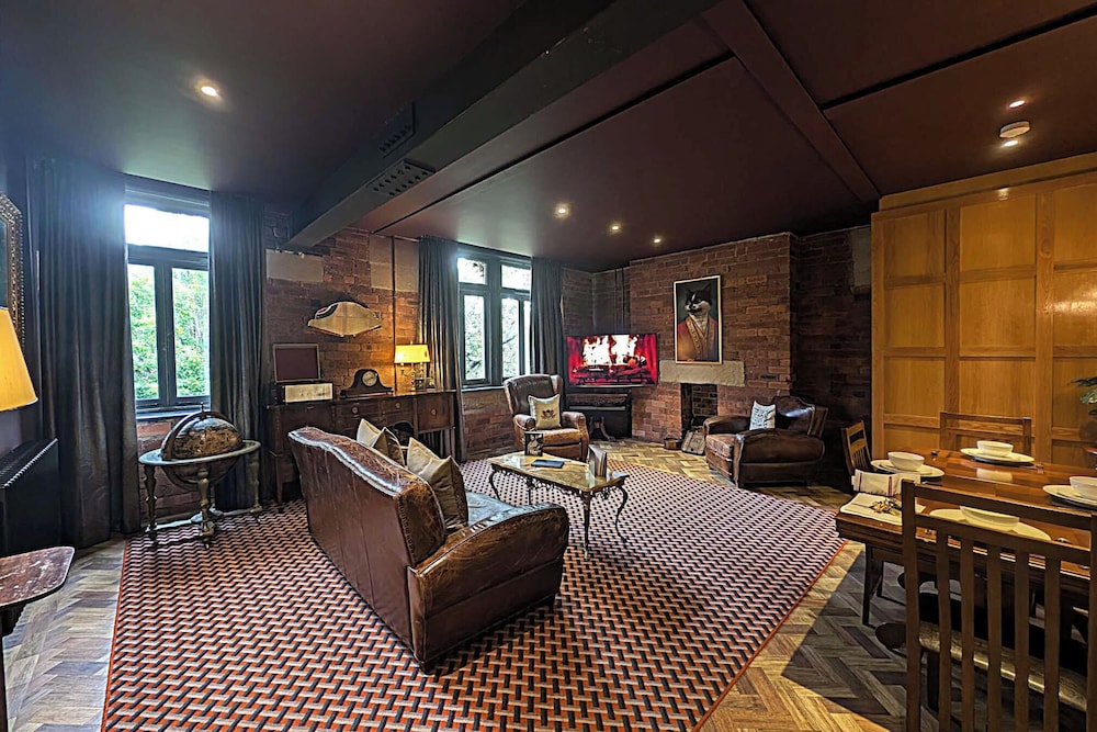 The Bells Luxury Serviced Apartments — 4-Star Luxury Hotel in Leeds, United Kingdom