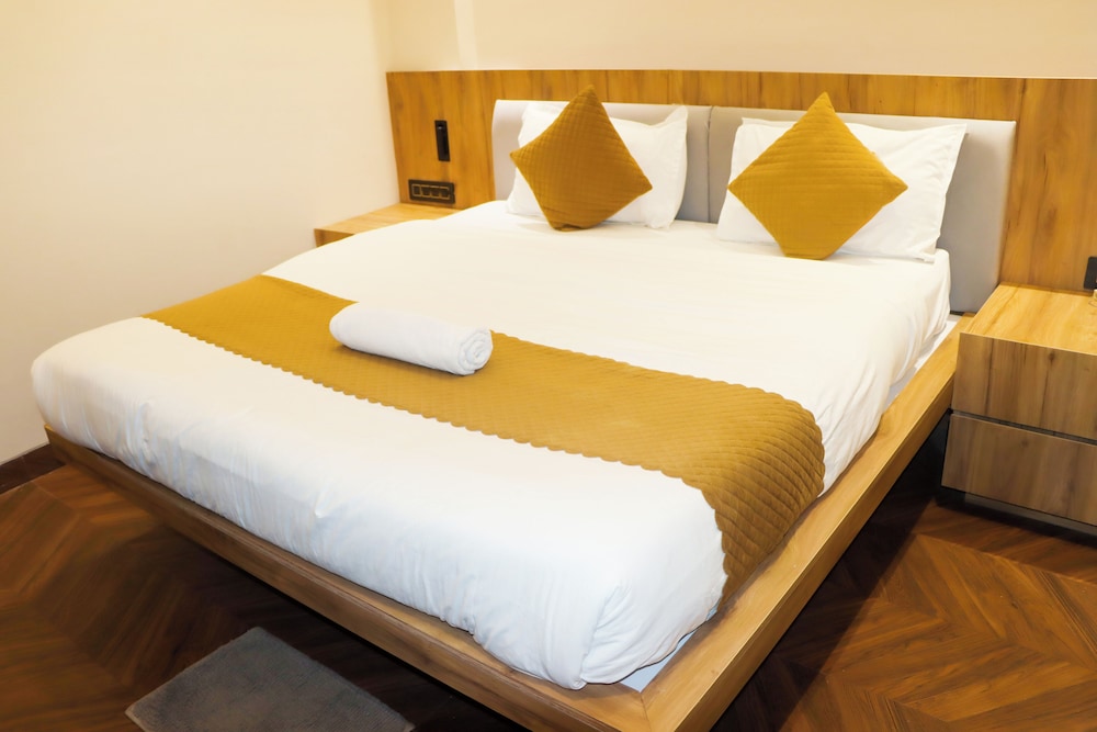 Narrow Gauge Hotel — Bareilly — photo 2