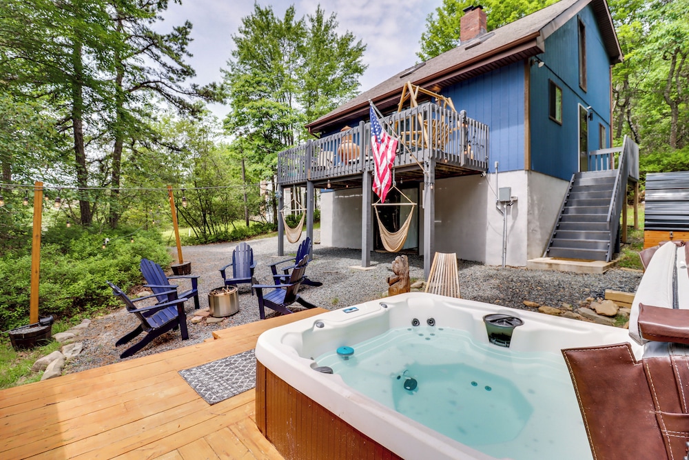 Hot Tub Fire Pit And Barrel Sauna Poconos Abode — Mount Pocono