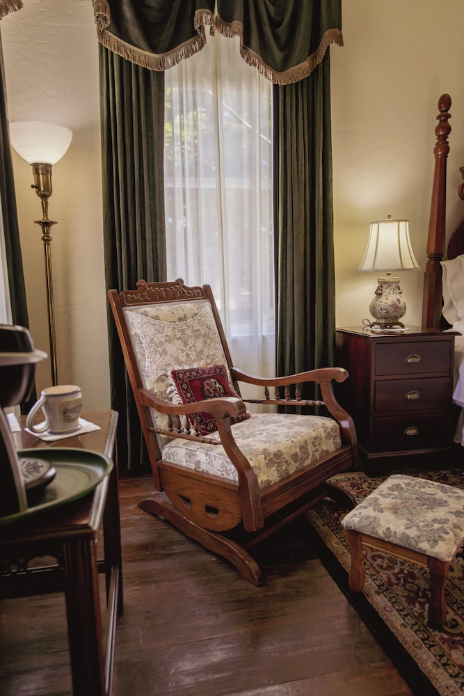 Weaverville Hotel - photo 44