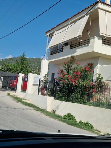 Anna's — 4-Star Luxury Hotel in Politika, Greece