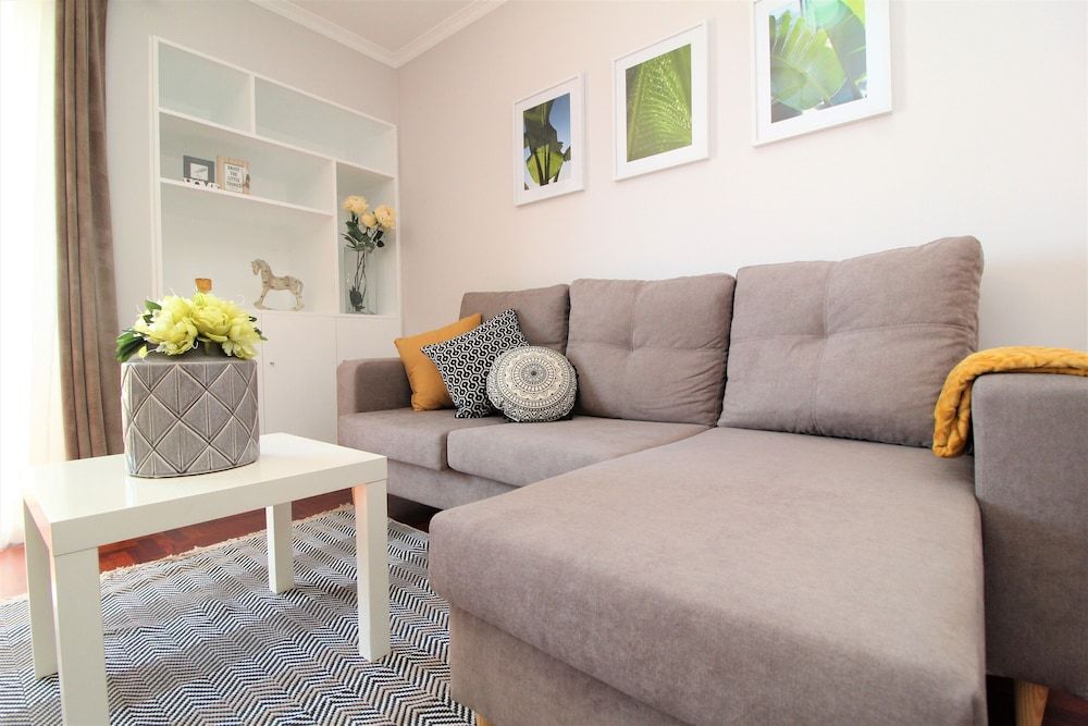 Grey Apartment in City Center with Sea View — 4-Star Luxury Hotel in Funchal, Portugal