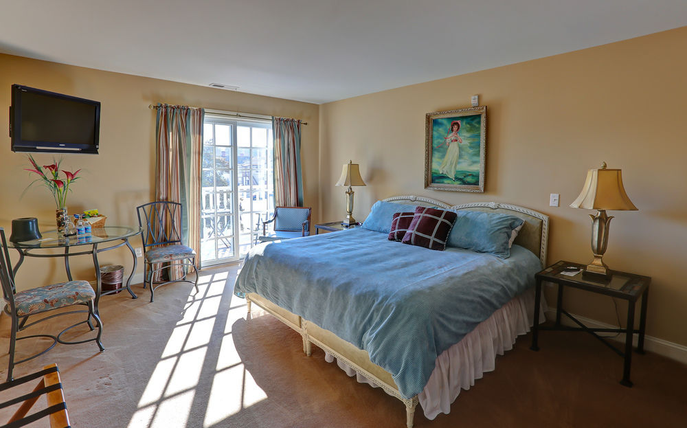 Brick Hotel on the Circle - photo 15