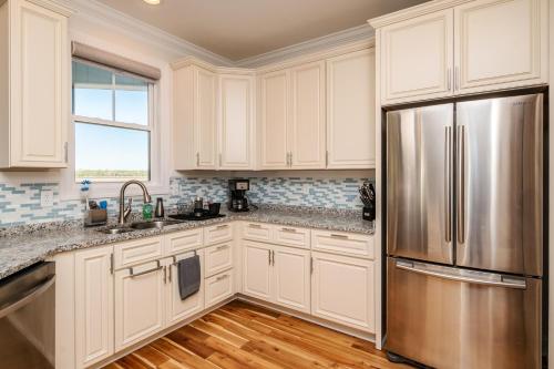 Intracoastal Views by Oak Island Accommodations - photo 40