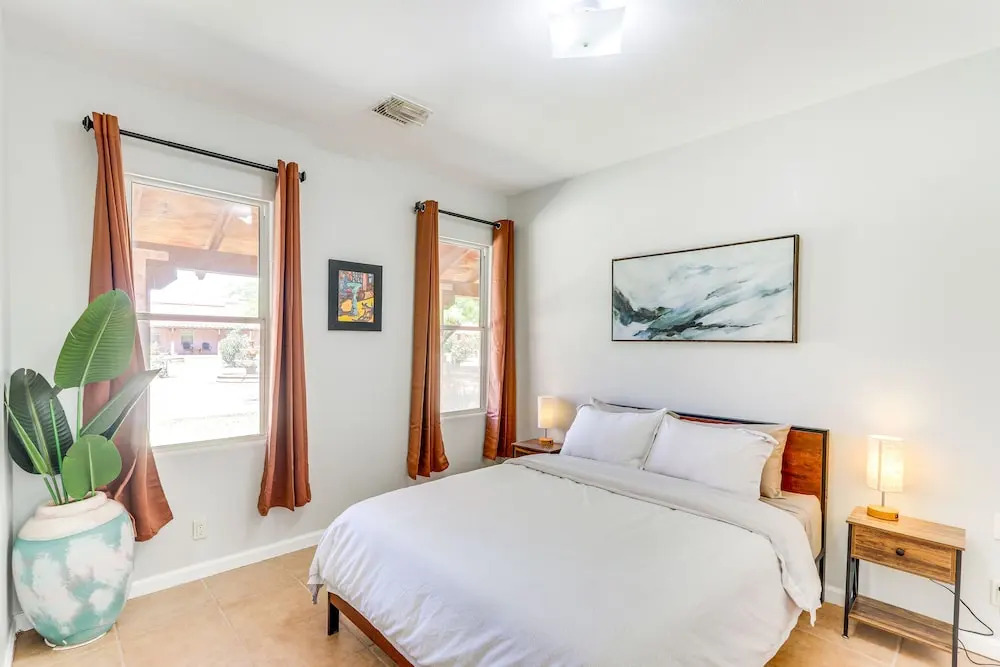 Arizona Desert Vacation Rental w Pool Access — 4-Star Luxury Hotel in Eloy, United States