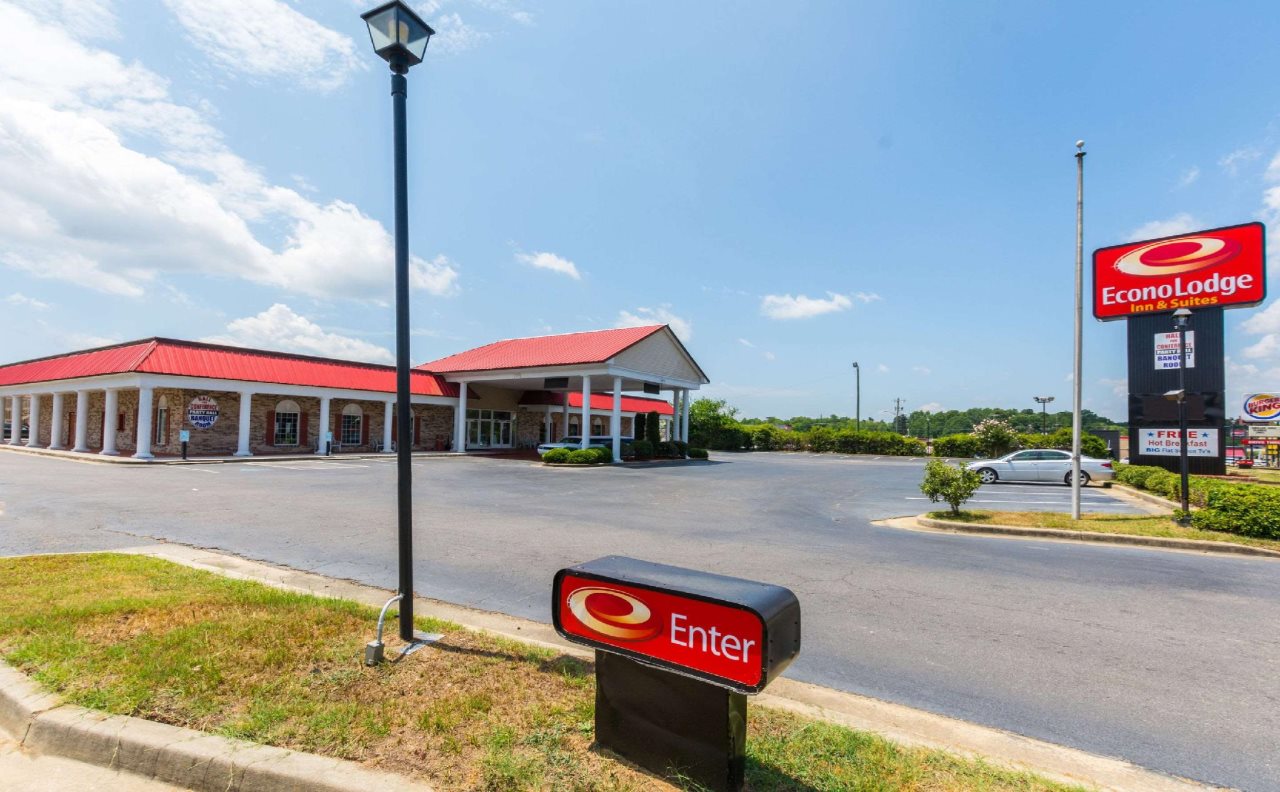 Econo Lodge Inn and Suites in Orangeburg, United States