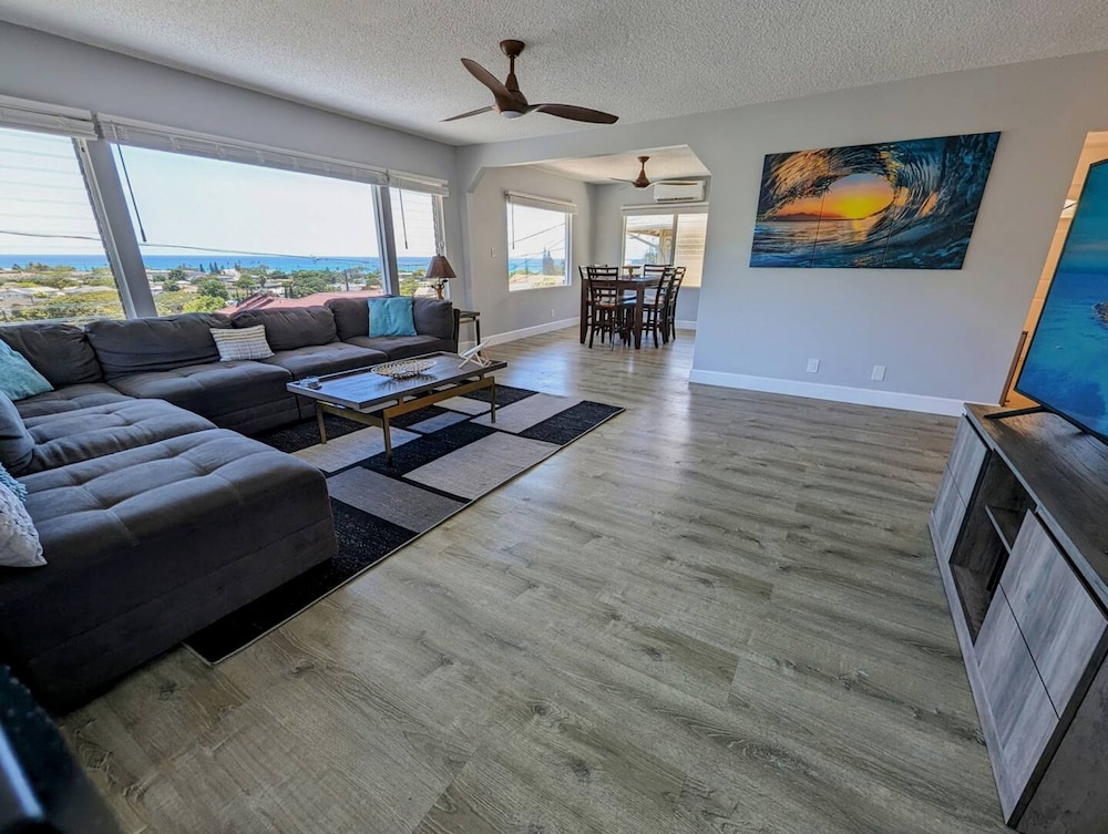 Panoramic Viewhouse Only 2 min Drive To Beach — hotel in Waianae