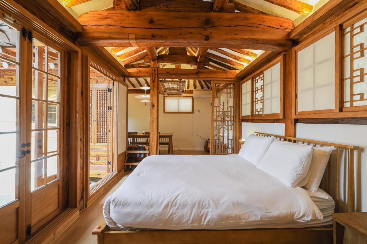 Luxury Hanok Stay Onyou in Seoul, South Korea