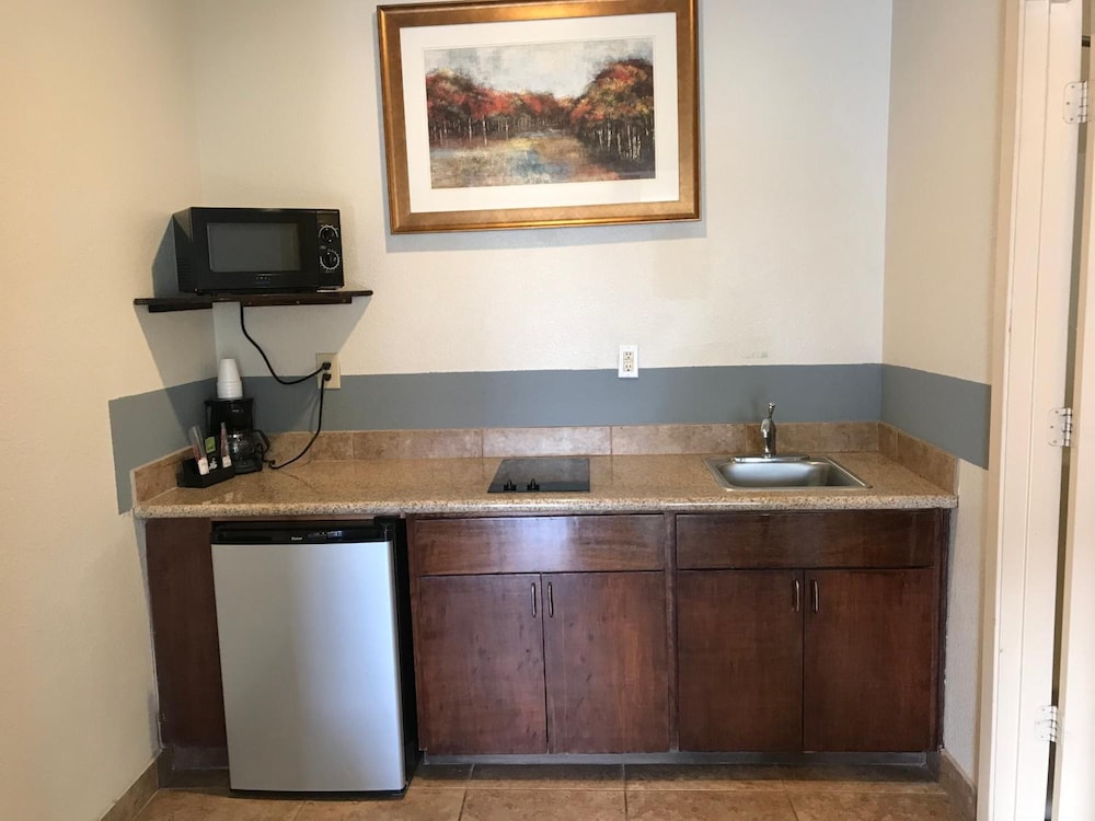 Big Lake Inn & Suites - photo 29