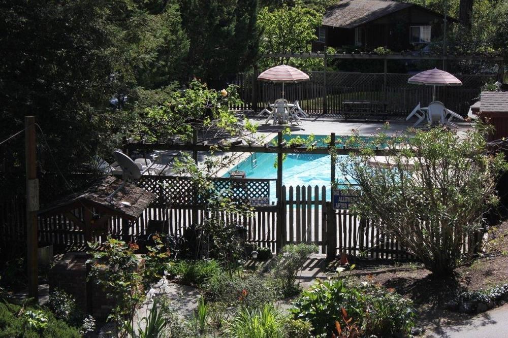 Jayes Timberlane Resort - photo 3