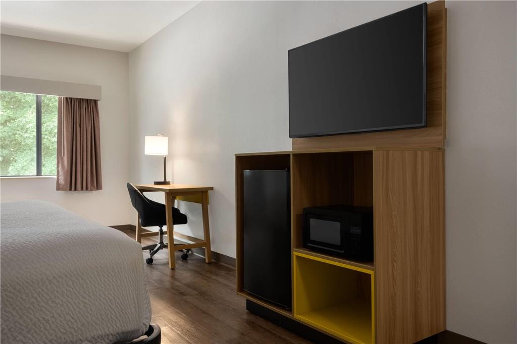 Days Inn by Wyndham Lexington - photo 23