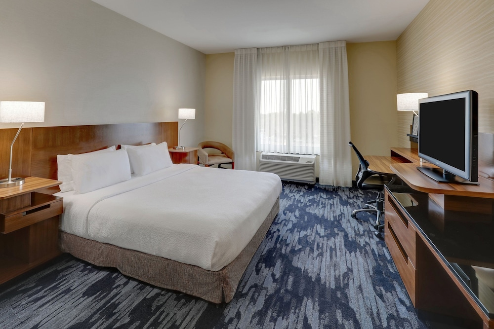 Fairfield Inn & Suites Hutchinson - photo 13