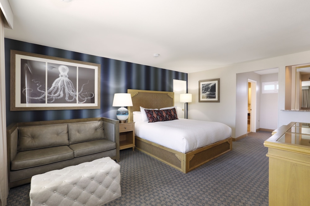 Spyglass Inn - photo 8