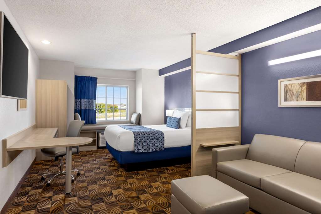 Microtel Inn & Suites by Wyndham Lincoln - photo 14