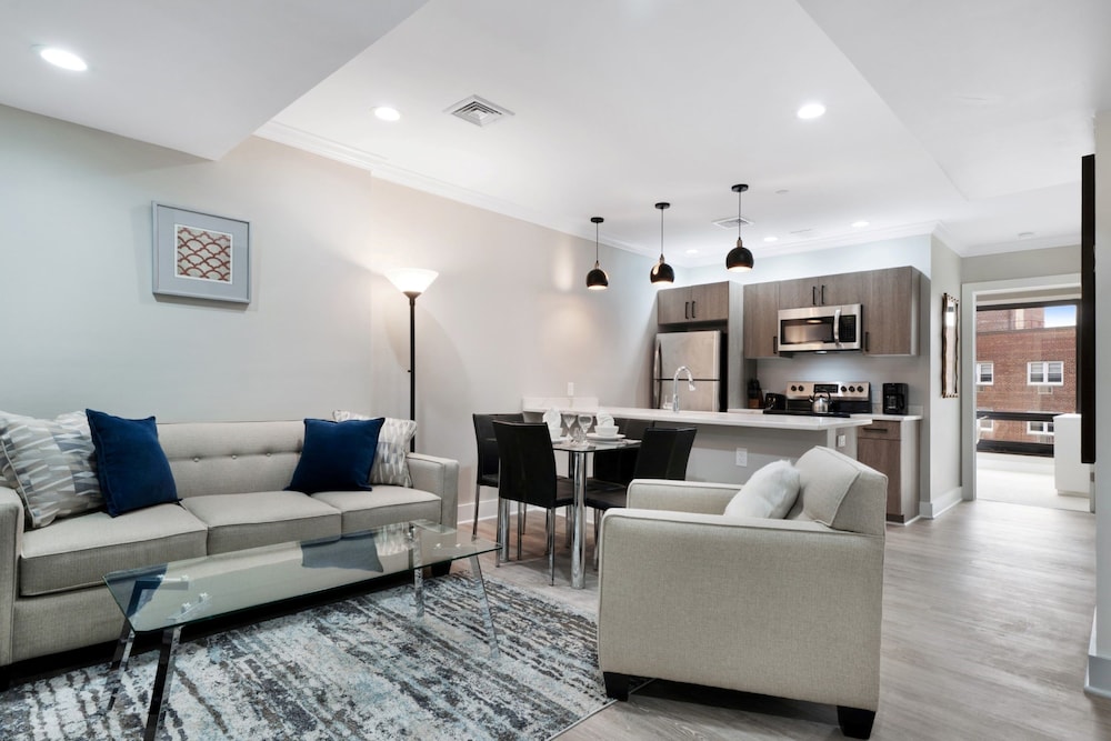 Global Luxury Suites on Prospect Street - photo 32