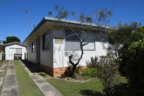 Flounder About Bring your own linen in South West Rocks, Australia