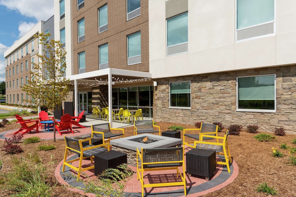 Home2 Suites by Hilton Appleton - photo 33