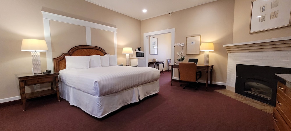 Butterfly Grove Inn - photo 24