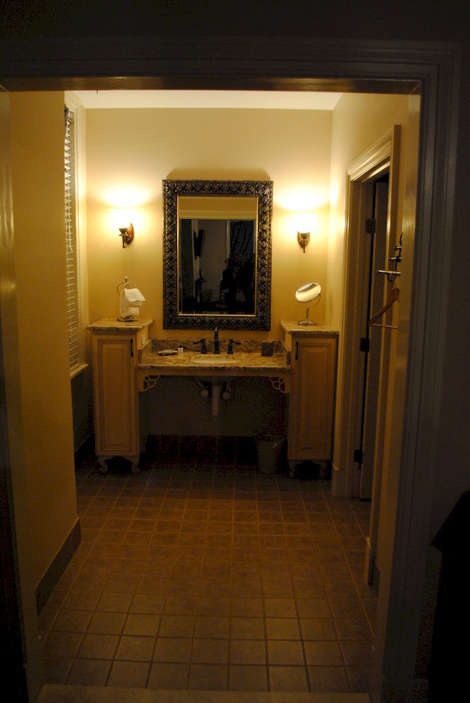 Brick Hotel on the Circle - photo 17