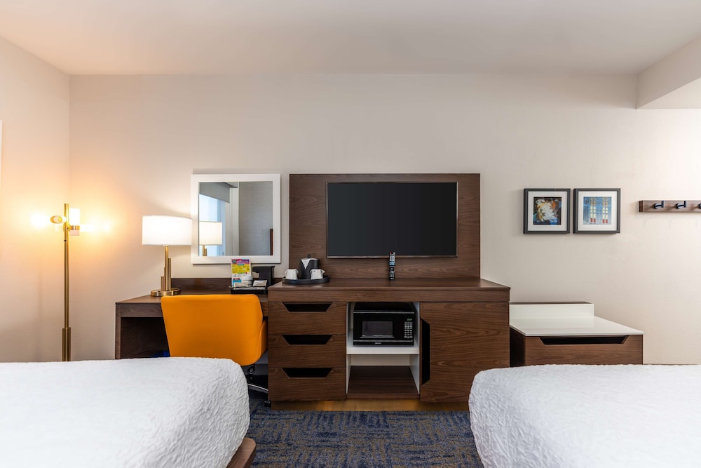 Hampton Inn & Suites Houston Sugar Land - photo 11