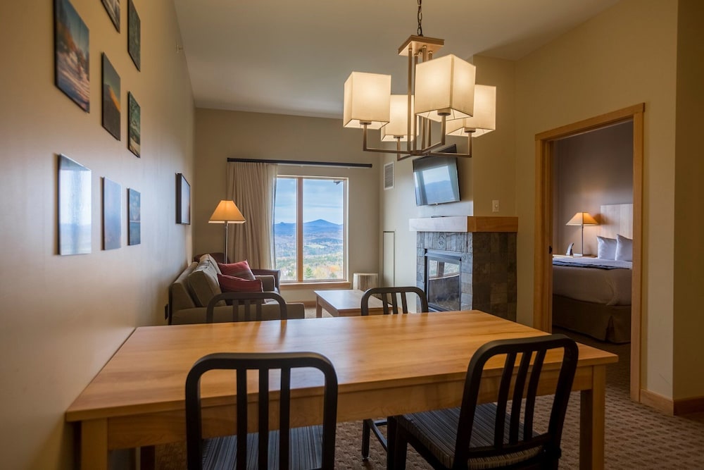 Burke Mountain Hotel - photo 12