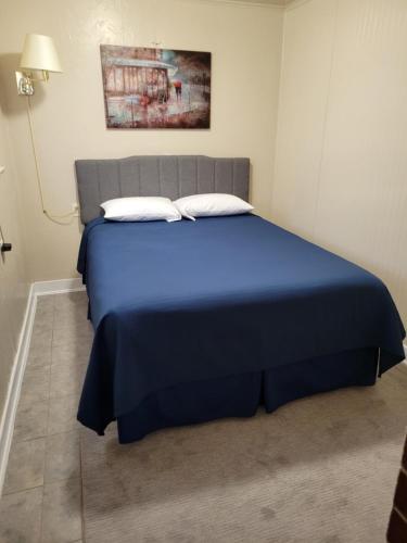 Husker Inn - photo 26