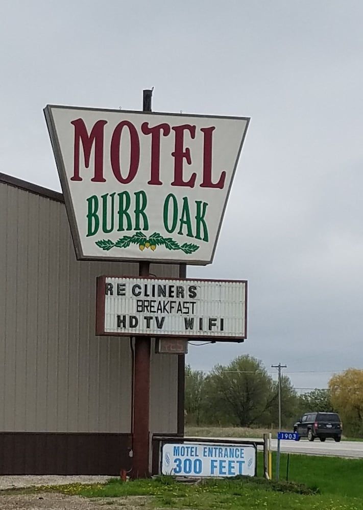 Burr Oak Motel - photo 5