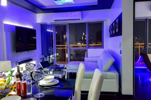 2BR Lower Penthouse @ Acqua Private Residences — 5-Star Luxury Hotel in Manila, Philippines