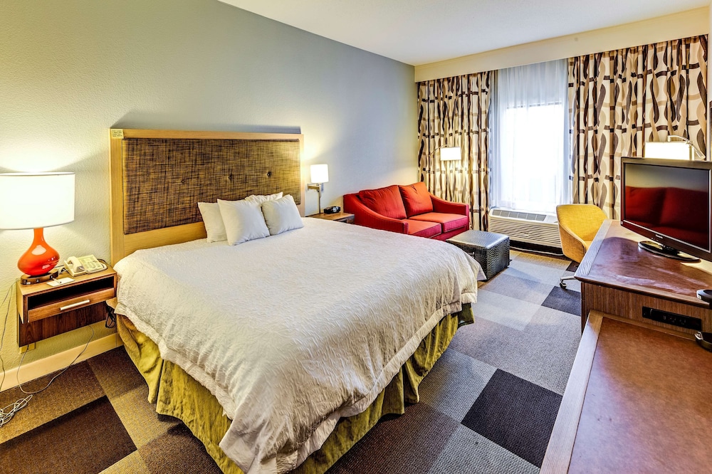 Hampton Inn by Hilton Columbus I 70E Hamilton Rd - photo 14