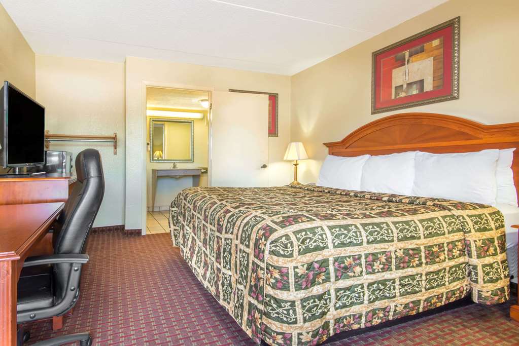 Days Inn by Wyndham Shorter - photo 7
