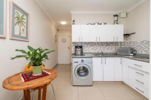 Heart of CapeTown City Studio Within 5mins walk to V&A or CTICC