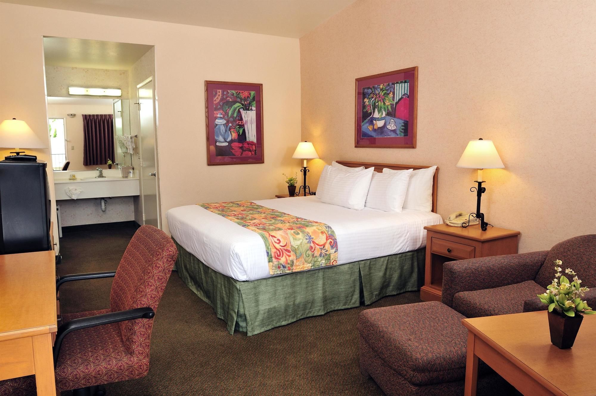 Lamplighter Inn & Suites at SDSU - photo 8