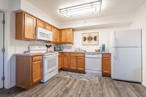 Midtown Modern Stylish 2BR Lodging in Reno