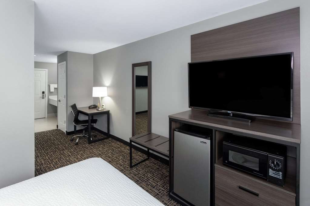 Ramada by Wyndham Sellersburg Louisville North - photo 33