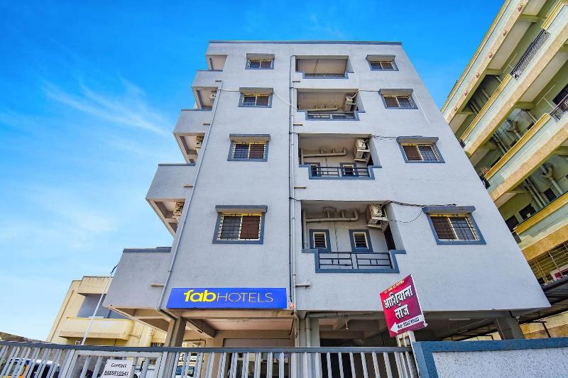 FabExpress Diamond Inn - carbon neutral hotel in Pune