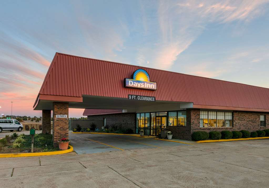 Days Inn by Wyndham Batesville - photo 3