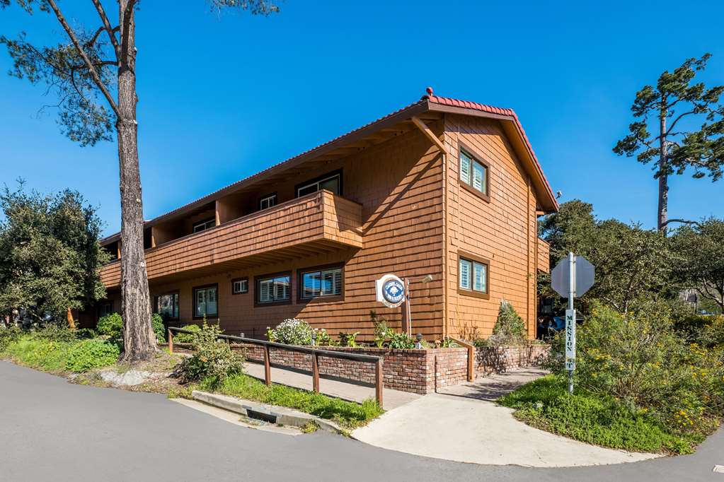 Clarion Collection Carmel Oaks Inn — hotel in Carmel