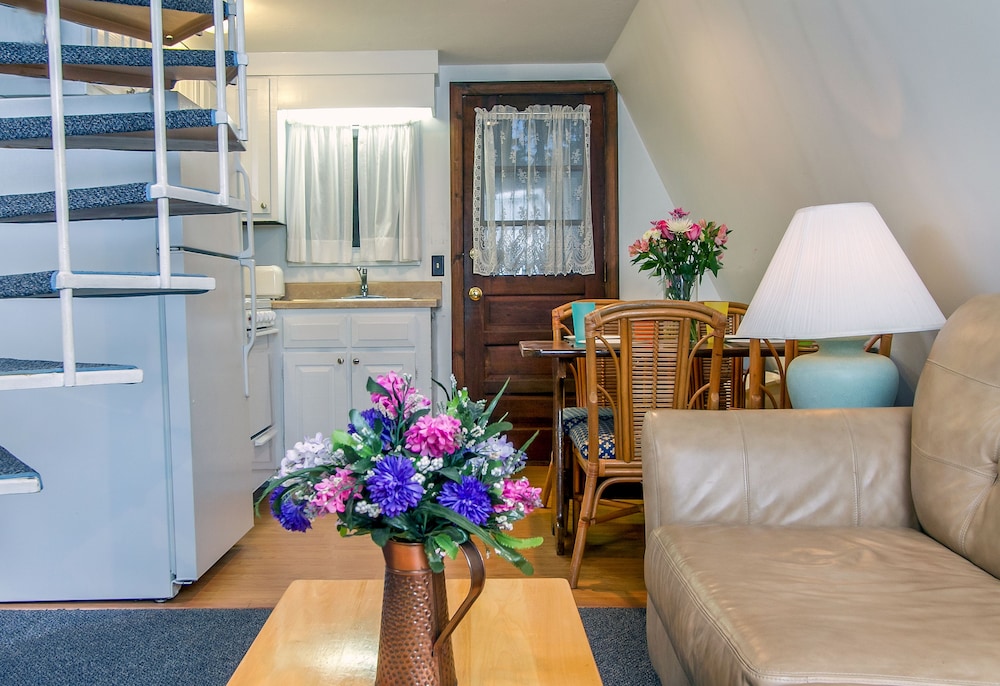 Cottages at the Even'tide Resort - photo 14