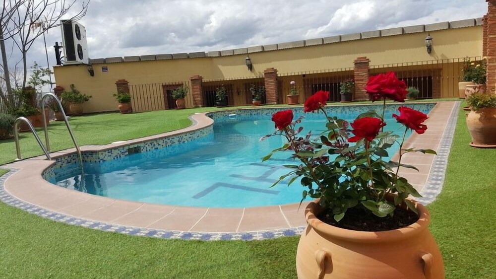 Alojamiento Nohal — 4-Star Luxury Hotel in La Iruela, Spain