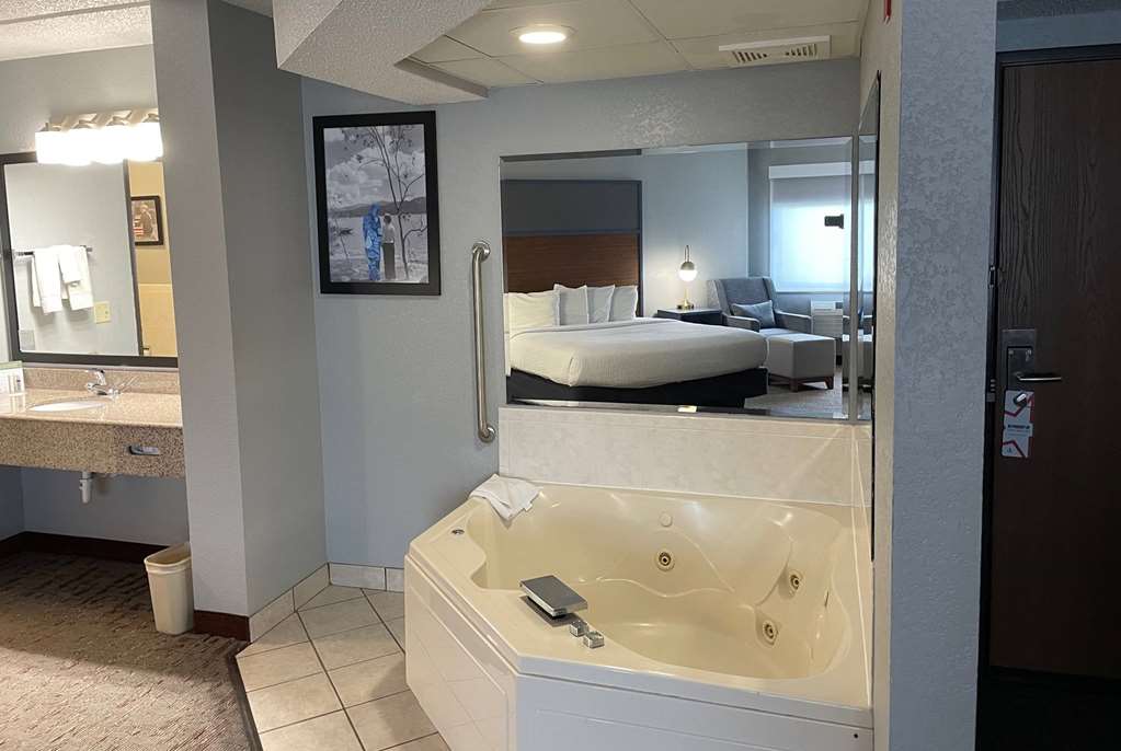 AmericInn by Wyndham Ankeny Des Moines - photo 17