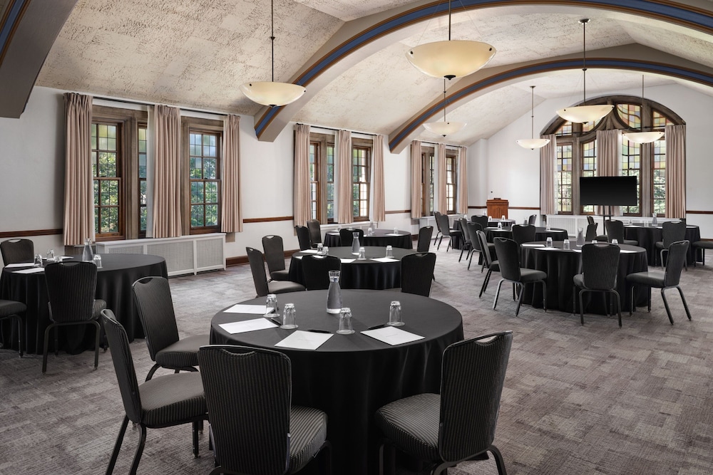 The Union Club Hotel at Purdue University Autograph Collection - photo 81